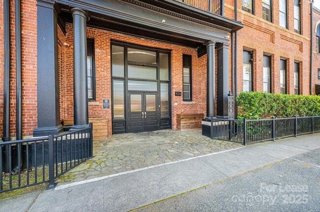Photo - 426 2nd Ave SE