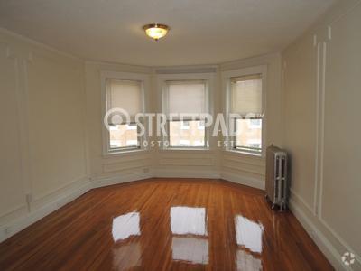 Building Photo - 1 bedroom in Malden MA 02148 Rental