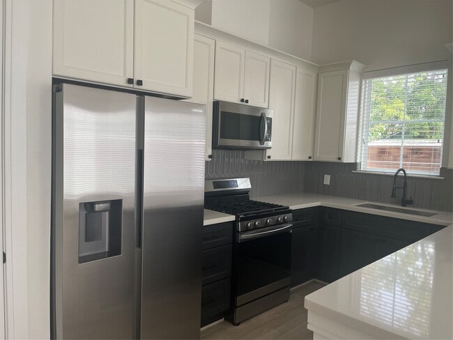 Photo - 4508 Old Yale St