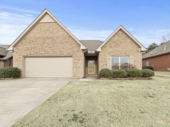 Photo - Beautiful Brick Home in Canebrake