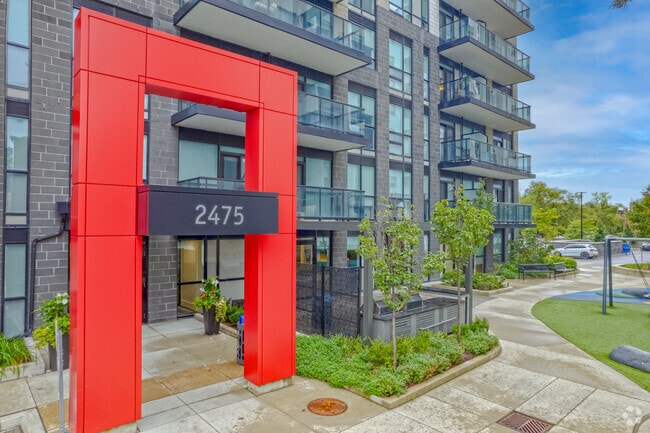 Building Photo - 2475 Hurontario Street