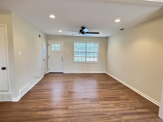 Photo - 514 Jeffrey Ln