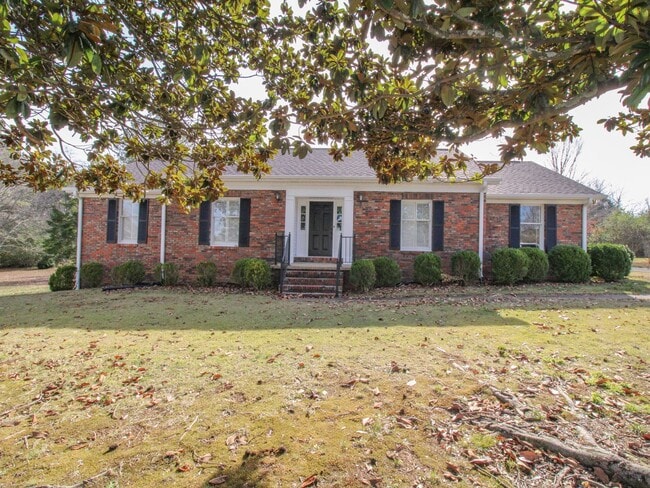 Photo - Nice Home in Rogersville!