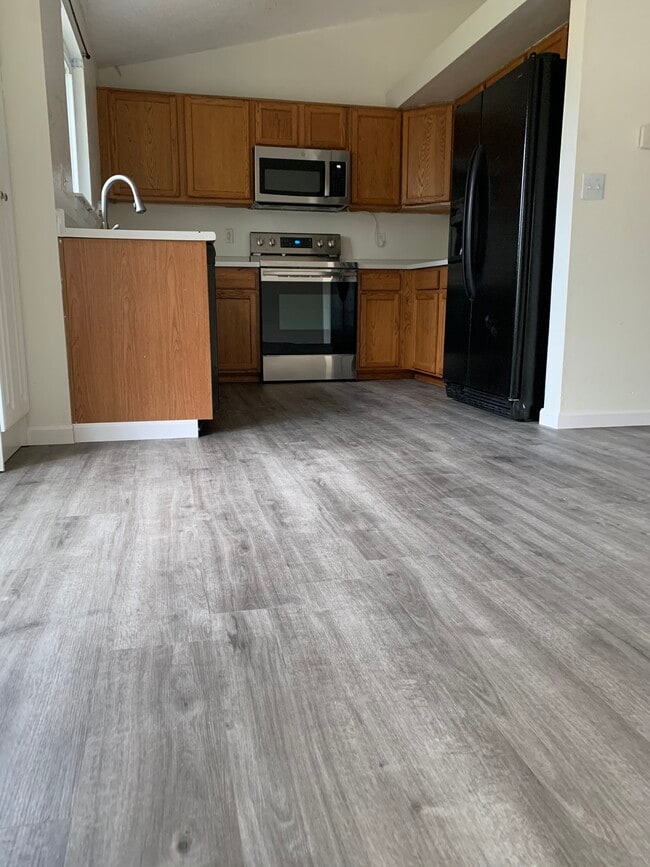 Building Photo - 2559 Cherry Cir