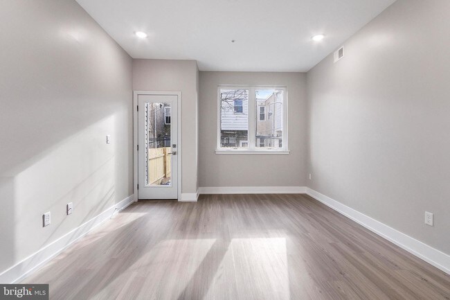 Photo - 2622 Manton St Unidad 1