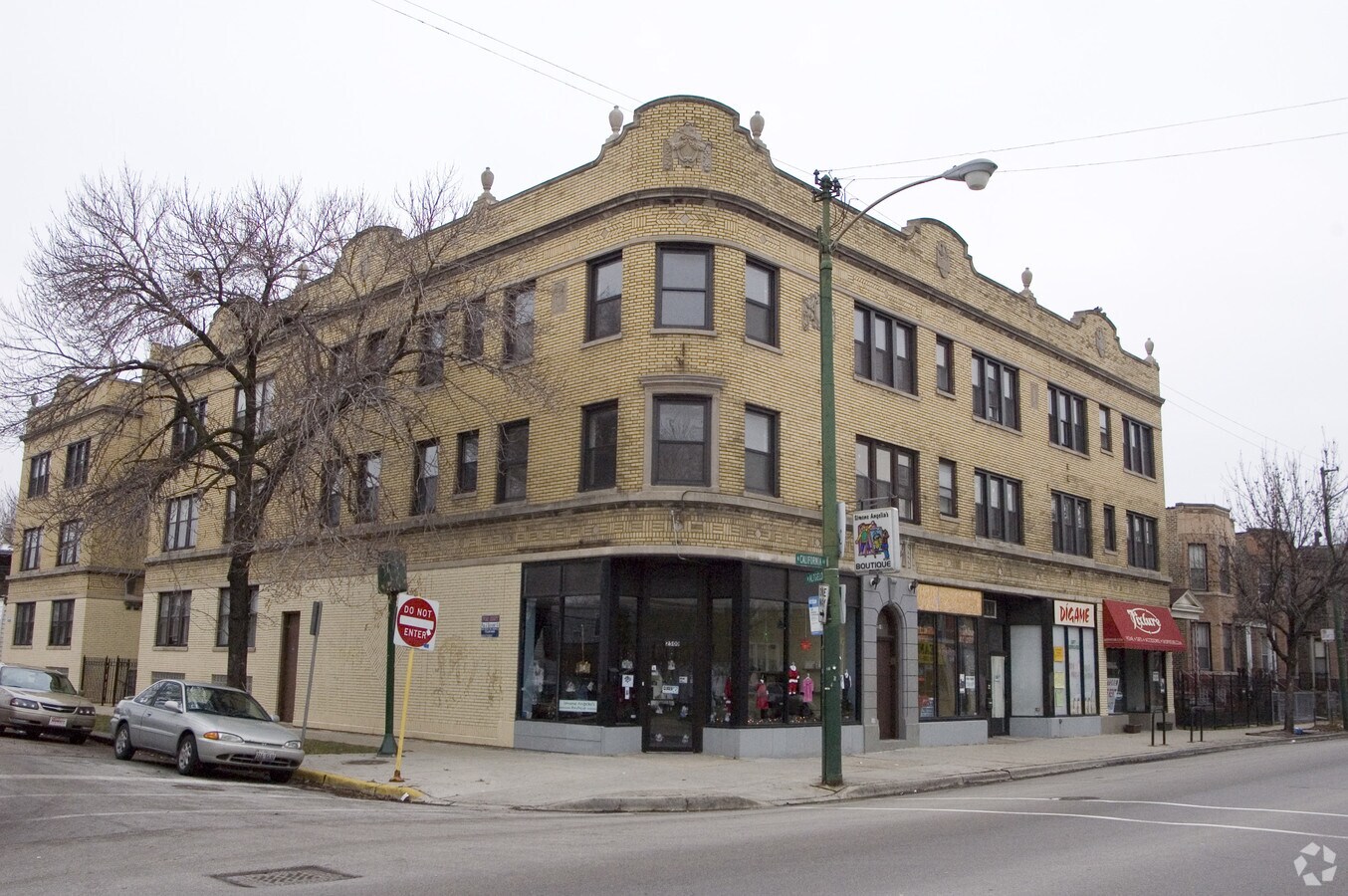 Photo - 2500 N California Ave Apartments
