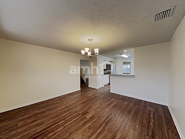 Photo - 105 Green Cove Ct