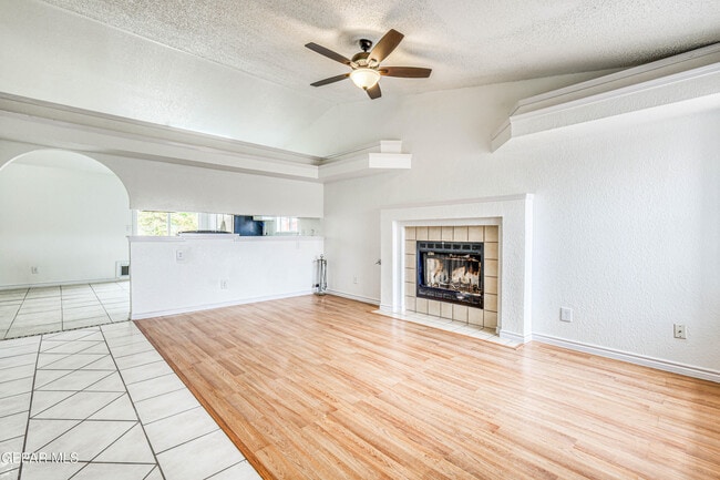 Photo - 12103 Royal Woods Dr