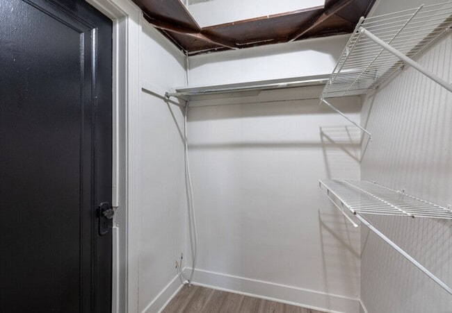 Photo - The Oakwood Manor Apartments