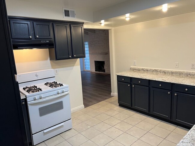 Photo - 14208 Neargrove Rd
