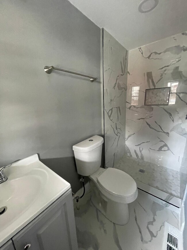 Photo - OLDHAM 1 Unit 1