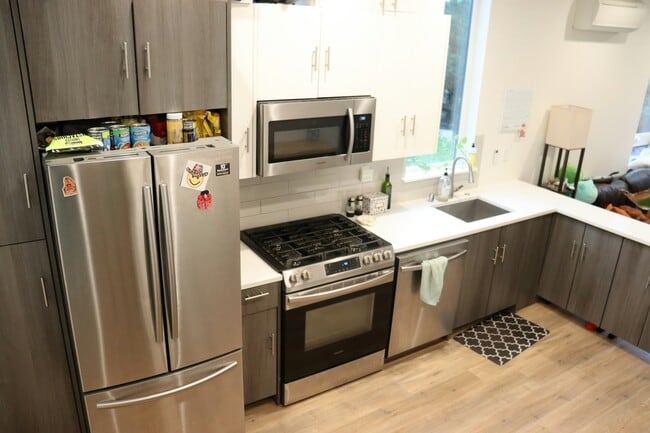 Photo - 511 11th Ave E