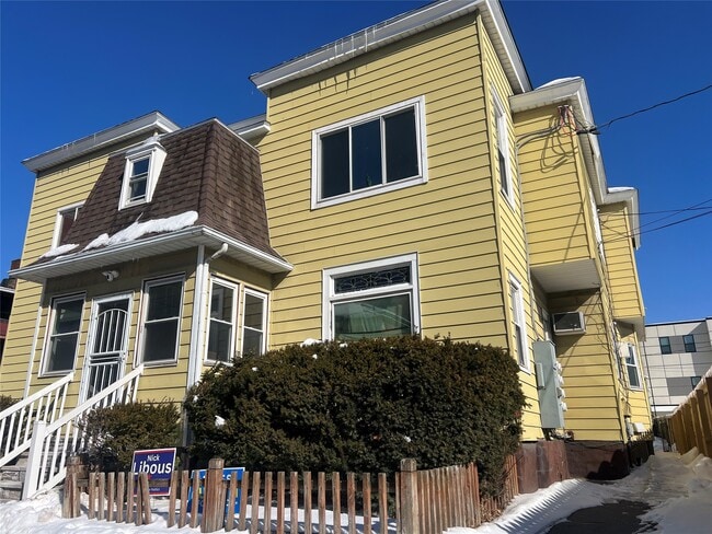 Building Photo - 36 Fayette St Unit 4