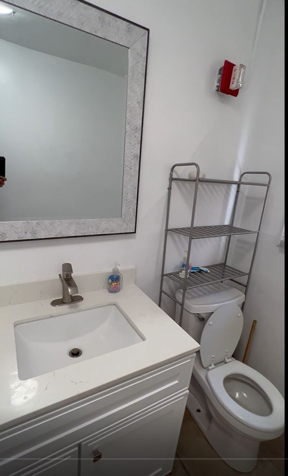 Photo - 2504 College Ave Unidad Room 1