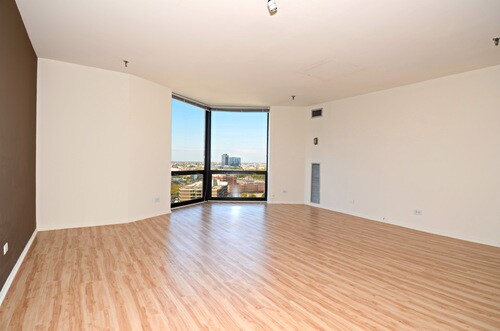 Photo - 1201 N Dearborn St Apartments