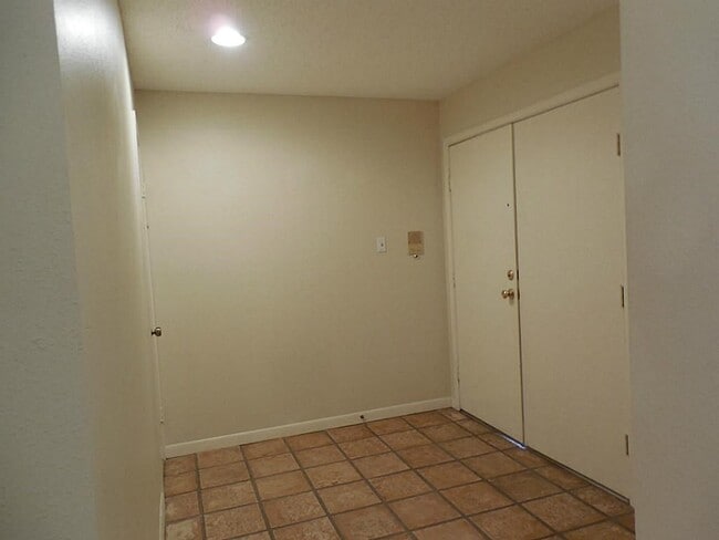 Photo - 12 Hallmark Dr