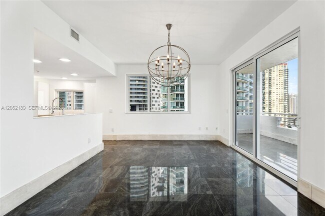Photo - 1402 Brickell Bay Dr Unidad 1601