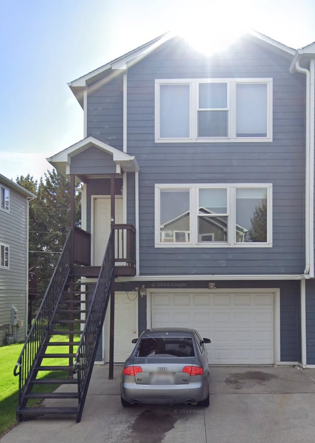 Building Photo - 4 Bedroom Townhome in Hawks Ridge by MSU