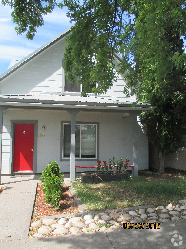 Building Photo - 102 4th St W Rental