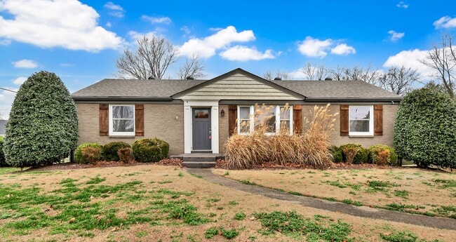 Building Photo - Great Location! Memorial Dr! Beautiful 3 Bedroom 2 Bath Ranch over Unfinished Basement!!