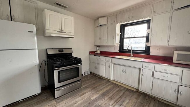 Photo - 2234 Fairview St