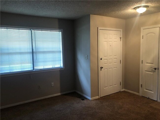 Photo - 211 S Carl St