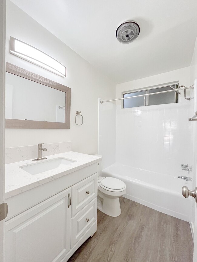 Photo - Encino Park West