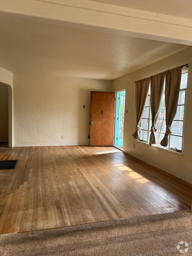 Building Photo - 1215 Morelia St Rental