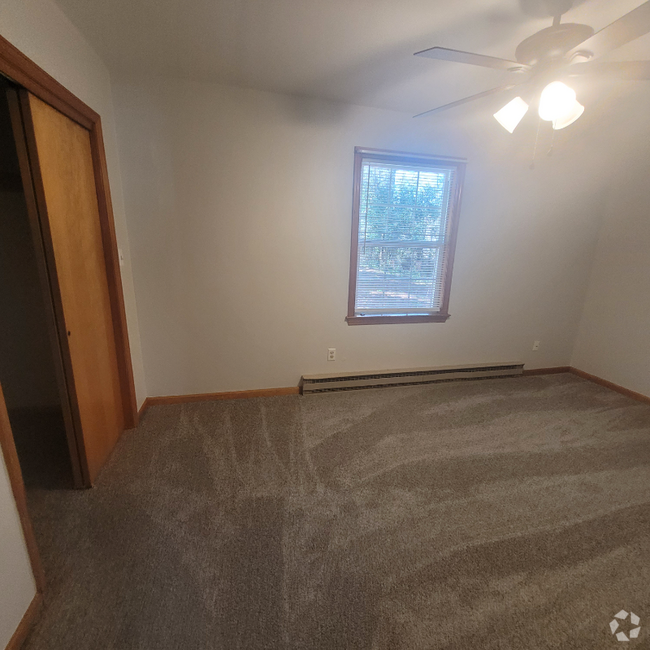 Building Photo - 1252 Gatewood Rd Unit 1 Rental