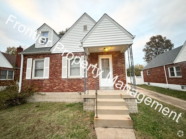 Building Photo - Beautiful 3 bedroom 1.5 Bathroom Two Story... Rental