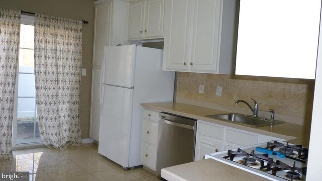 Photo - 107 Windsor Pond Rd