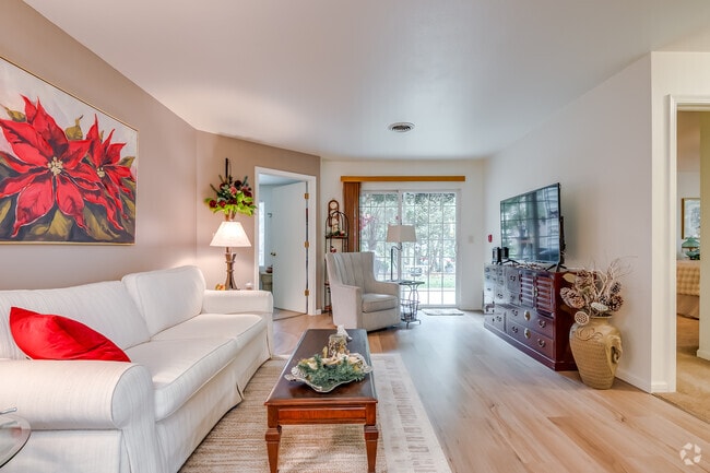 3BR, 2BA - 1,280SF - Living Room