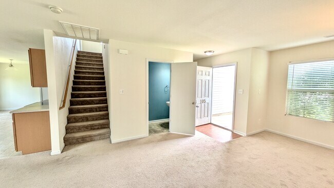 105 Bayside Ln