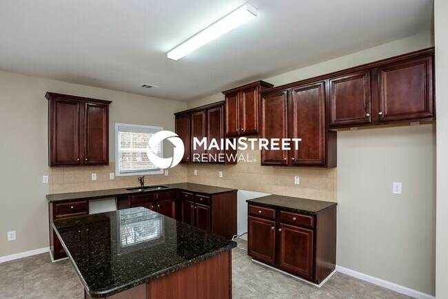 Photo - 4 Bedroom Pet-Friendly Home in Atlanta, GA with Main Street Renewal