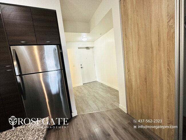 Photo - Furnished High-Floor Corner Unit with 2 Bedrooms, 2 Bathrooms & Private Balcony in Waterloo Unité 1310