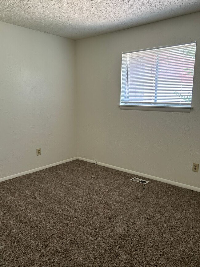 Photo - Spacious 3 Bedroom w/ 2 Car Garage