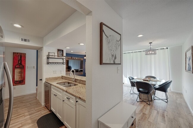 Photo - 12500 Melville Dr