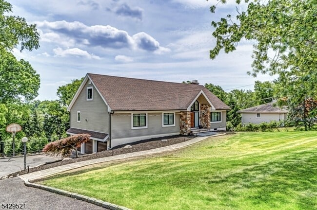 Building Photo - 136 Carlough Rd