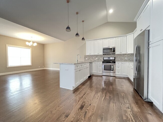 Photo - 855 Meadow Ln