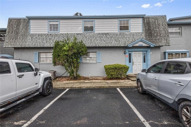 Building Photo - Large One Bedroom One Bath First level Condo Unit B11