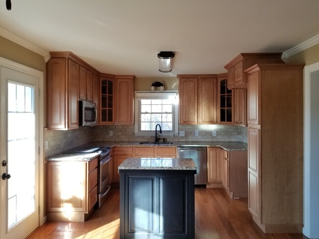 Photo - 10302 Kipling Dr SW