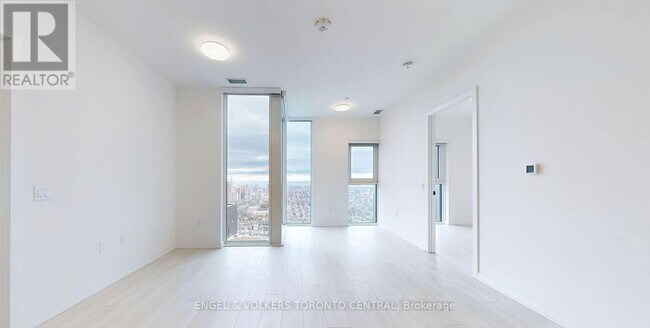 1285 Dupont St Unit 2901