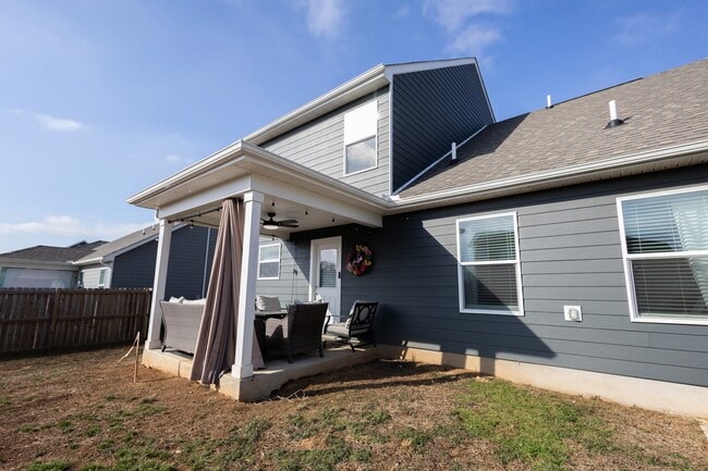 Photo - 3174 White Ash St