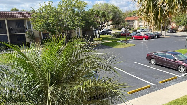 Photo - 325 Lakeview Dr Apartment Unit 202