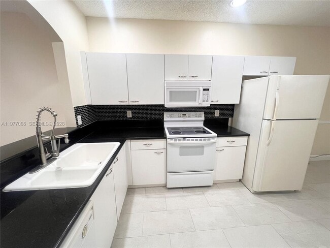 Photo - 4259 SW 10th Ct