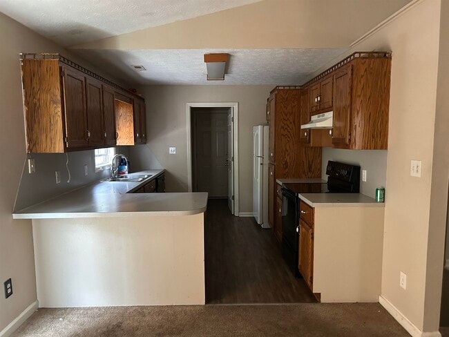 Photo - 635 Blackstone Dr