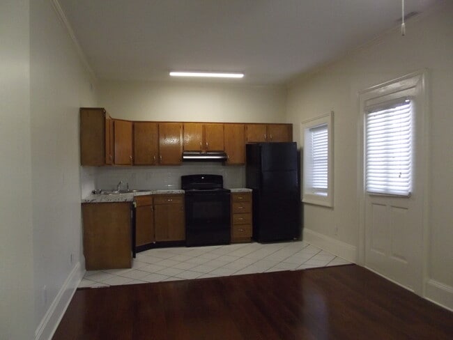 Building Photo - 550 S Campbell St Unit 550