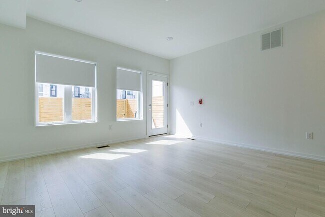 Photo - 1240 LeCount St Unit A