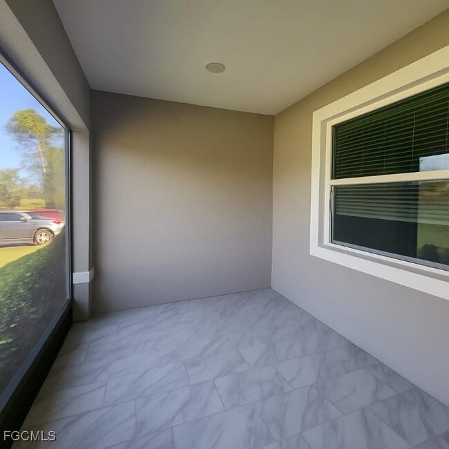 Photo - 2431 Paul Ave S