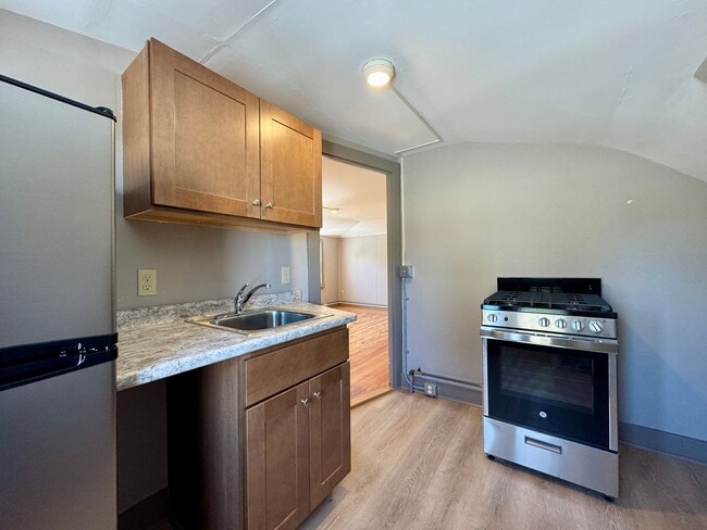 Building Photo - 70 Angell Ave Unit A-3